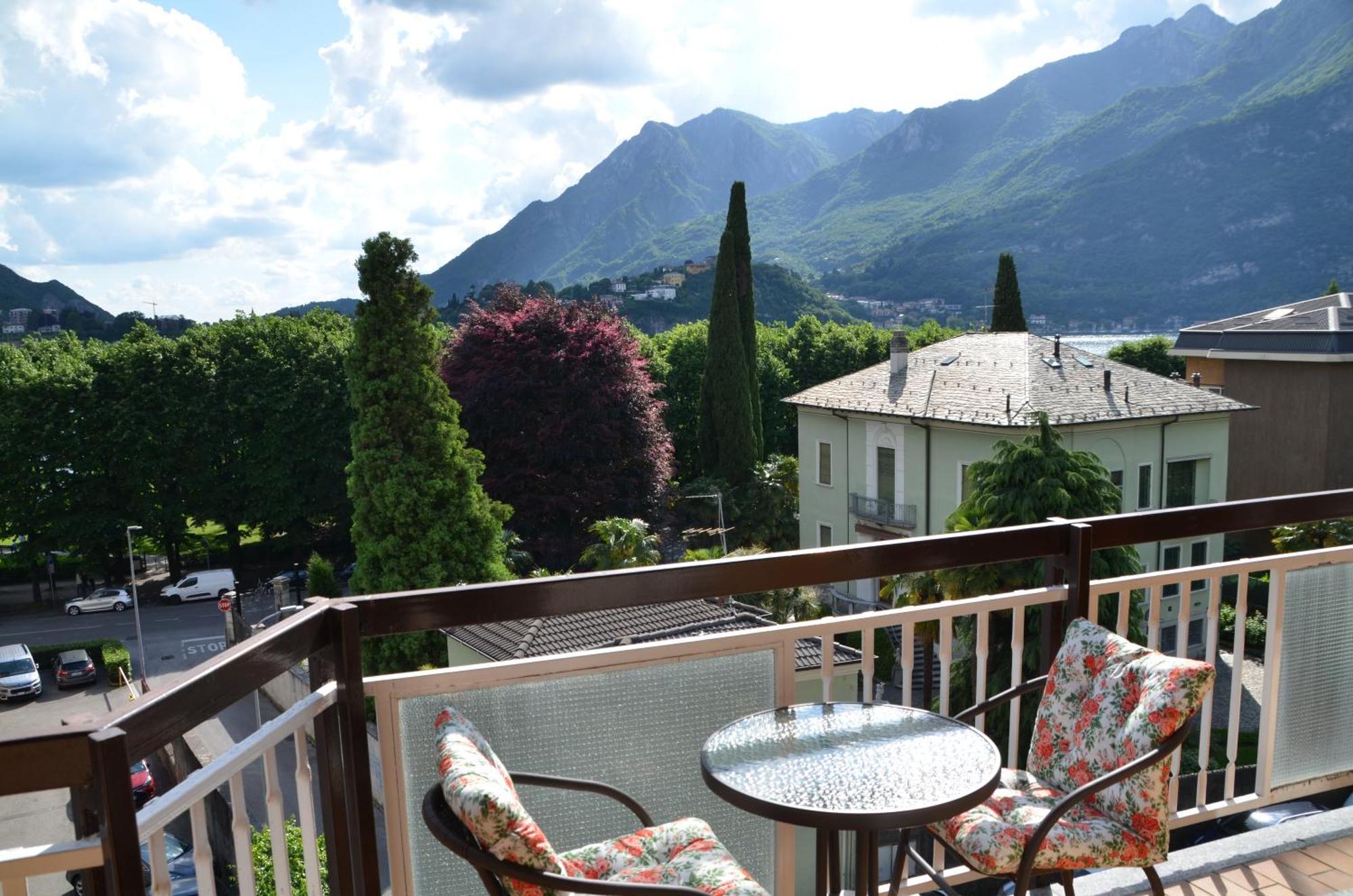 Big Romantic Lake View & Terrace Apartment Lecco Ngoại thất bức ảnh