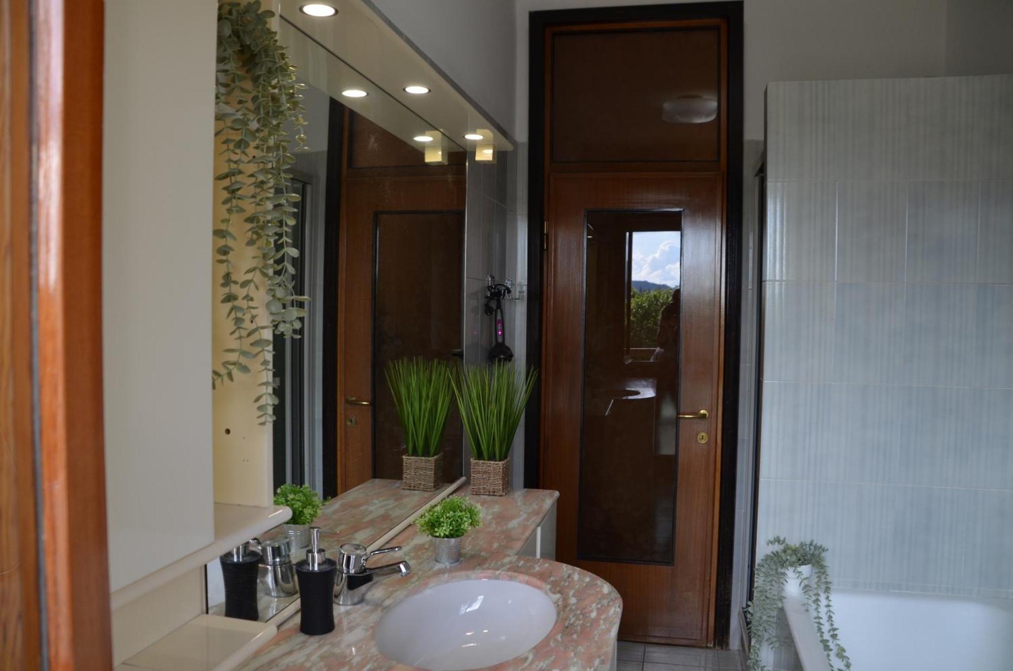 Big Romantic Lake View & Terrace Apartment Lecco Ngoại thất bức ảnh