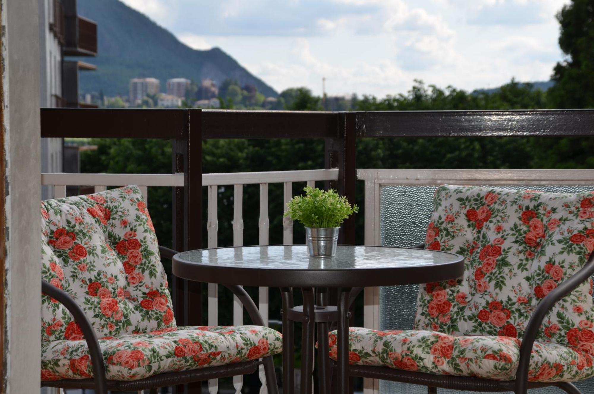 Big Romantic Lake View & Terrace Apartment Lecco Ngoại thất bức ảnh